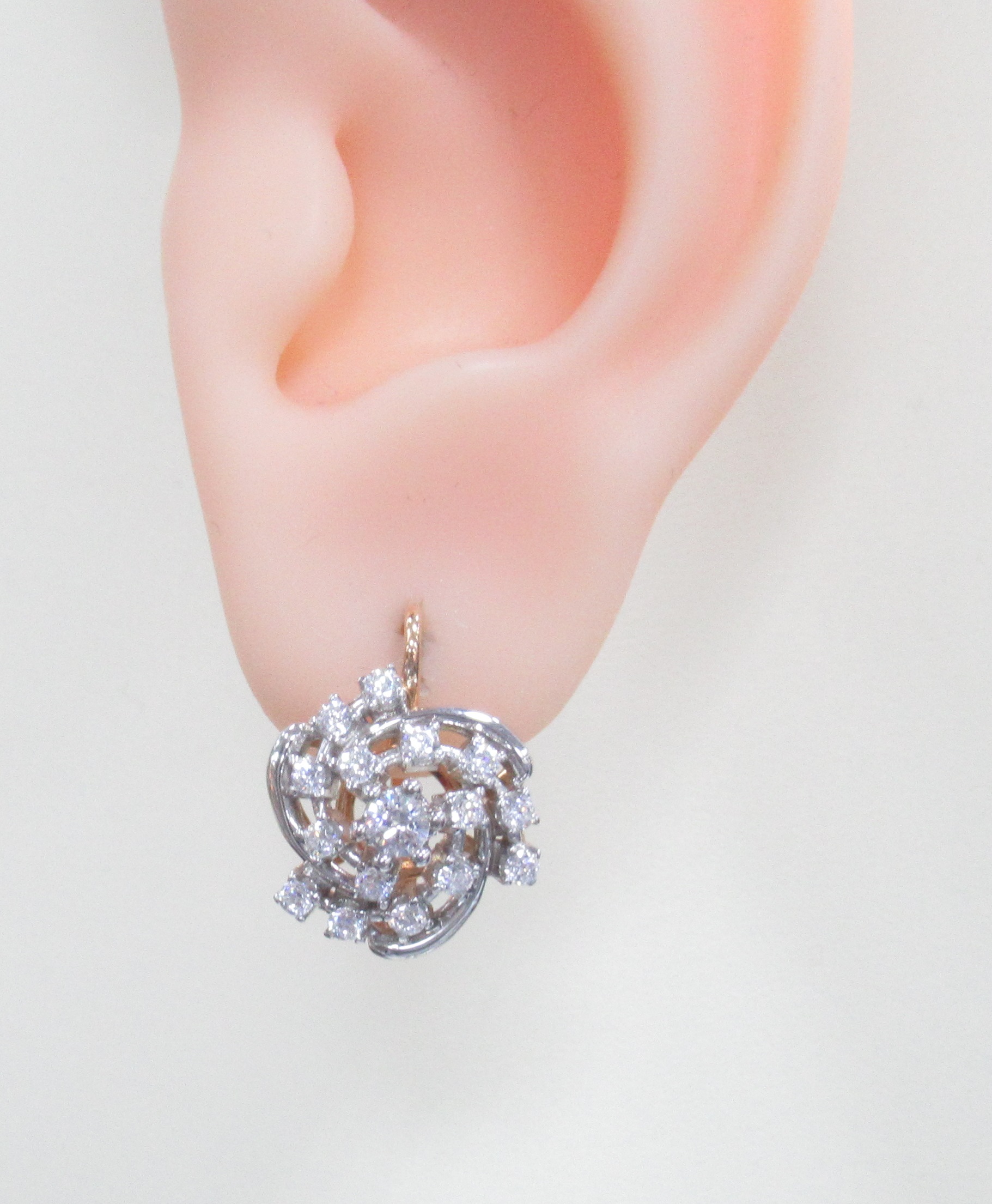 Серебряные серьги с фианитами